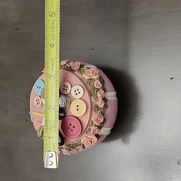 Vintage Dezine Ceramic Round Sewing Trinket Box - Picture 7 of 8